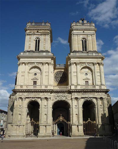Auch Cathedral's west facade